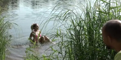 หนังโป้ฝรั่งใหม่ล่าสุด บ่าวสาวเย็ดกันกลางป่า คู่รักเย็ดสดใต้ต้นไม้กระแทกหีรั่ว