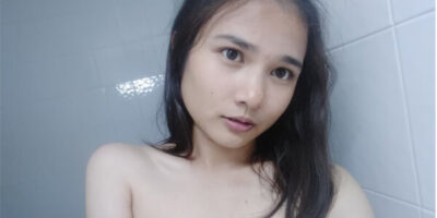 รูปหีสาวไทย น้องอายอายถ่ายหีโชว์ เเหกหีเเหวกหมอยถ่ายหีให้เเฟนคลับดู
