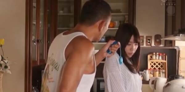 หนัง av ซับไทยใหม่ JUY-561 เมียสาวขี้เงี่ยน โดนพี่ชายผัวสุดหื่นแหกหีเย็ดรูเสียว