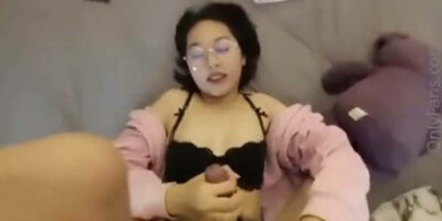 ฟรี onlyfans หลุดน้องไข่เน่า สาวคนดังสุดสวยชวนแฟนแหกหีเย็ดแตกในคารู  