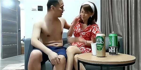 หนุ่มใหญ่ชาวเกาหลีมาเที่ยว xxx ไทยใหม่ ๆ เกิดเงี่ยนเลย อ็อฟหีเจ้สาวมาเย็ด จนนํ้าหีกระจาย